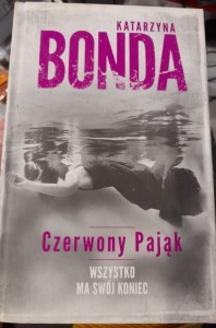 Katarzyna Bonda "Czerwony pająk" twarda  outlet 